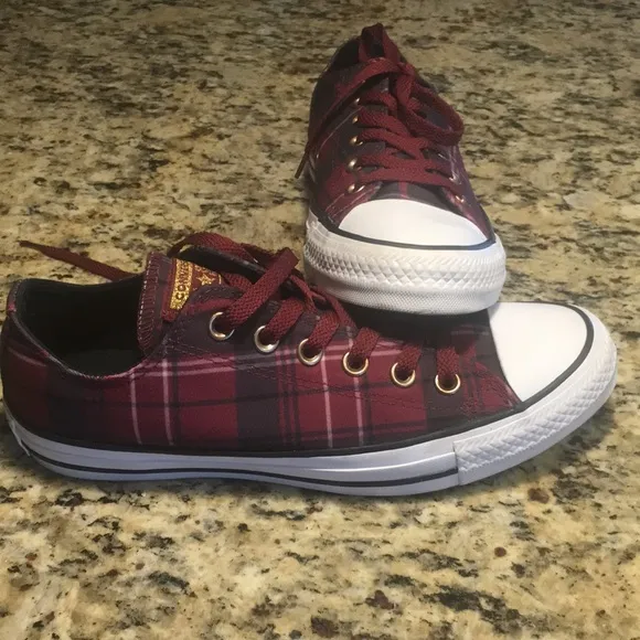 Converse All Star Burgundy Maroon Plaid Low Top Sneakers size 8 Excellent