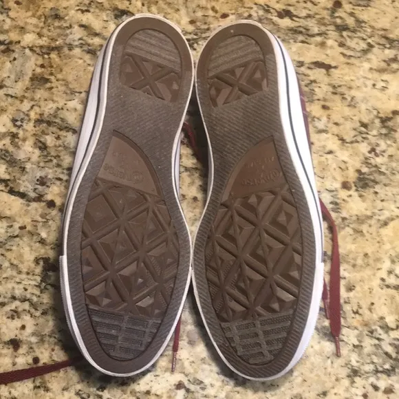 Converse All Star Burgundy Maroon Plaid Low Top Sneakers size 8 Excellent