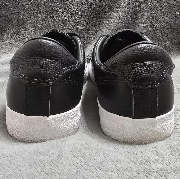 CONVERSE Breakpoint Ox Black/White Low Top Leather Sneakers.