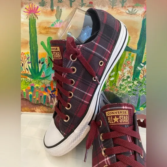 Converse Burgundy Plaid Sneakers Low Top, Burgundy, Black Women's size 9