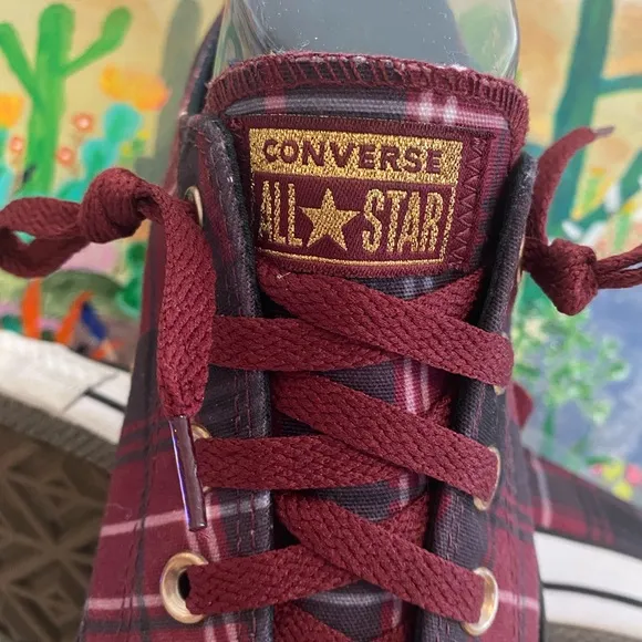 Converse Burgundy Plaid Sneakers Low Top, Burgundy, Black Women's size 9