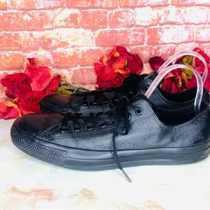 Converse chuck Taylor All Star Black Leather Low Top Sneakers