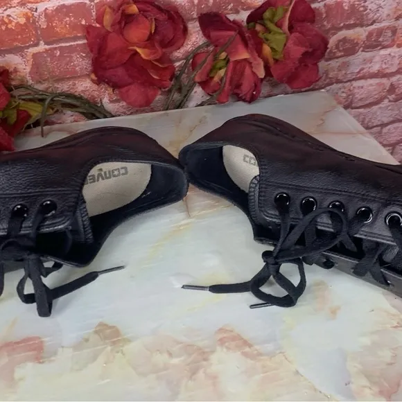 Converse chuck Taylor All Star Black Leather Low Top Sneakers