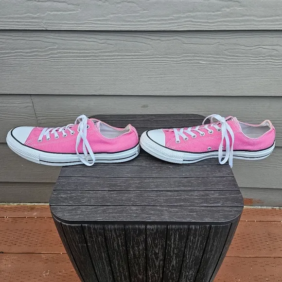 Converse Chuck Taylor Low Top Sneakers Bubblegum Pink Shoes Mens 11.5 Women 13.5