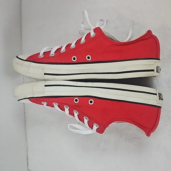 Converse | Men's All Star Red Low-Top Lace-Up Sneakers Sz 8