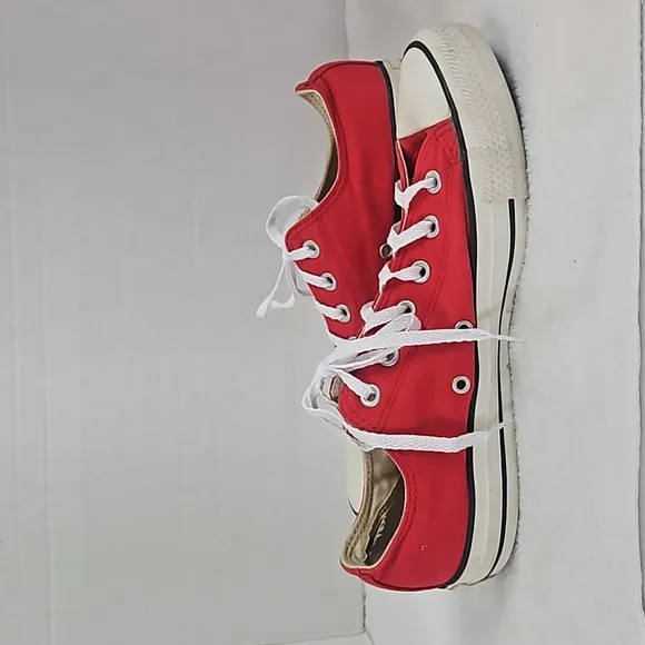 Converse | Men's All Star Red Low-Top Lace-Up Sneakers Sz 8