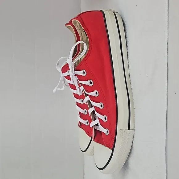 Converse | Men's All Star Red Low-Top Lace-Up Sneakers Sz 8