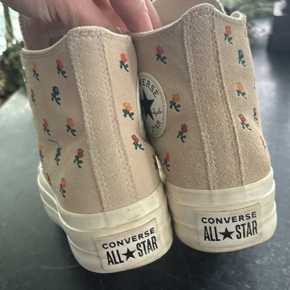 Converse Platform Chuck Taylor Suede Embroidered Roses Sneakers