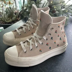 Converse Platform Chuck Taylor Suede Embroidered Roses Sneakers
