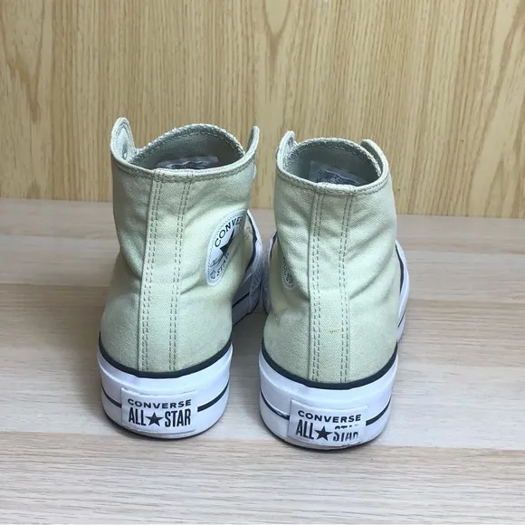 Converse Platform High Top Sneakers Size 8.