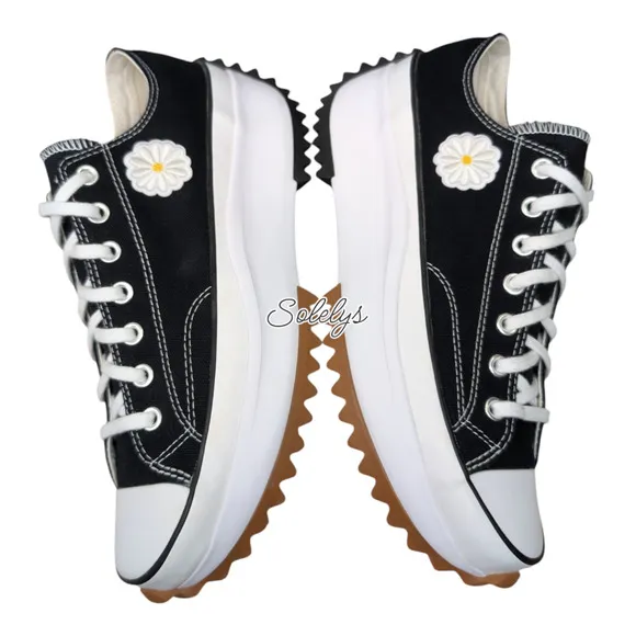 Converse Run Star Hike Low Top Daisy Black White Gum Canvas Platform M10/W11.5