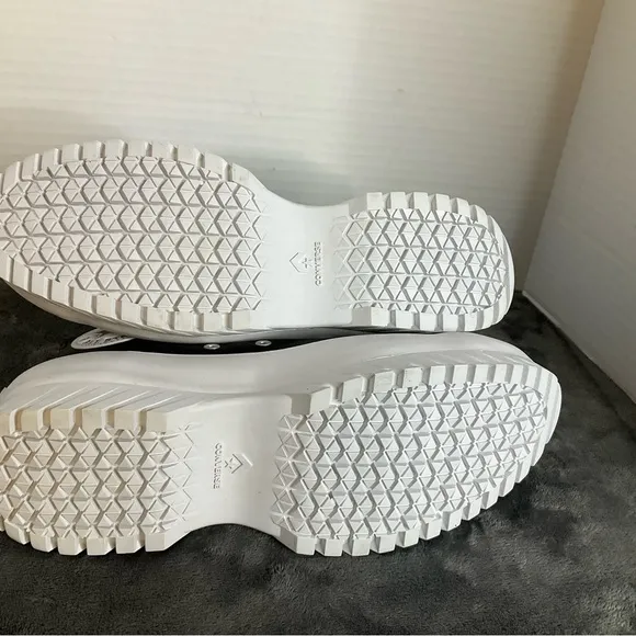 Converse Unisex Men 8.5 Women 10 .5 Chuck Taylor All Star Lugged 2.0 Hig…