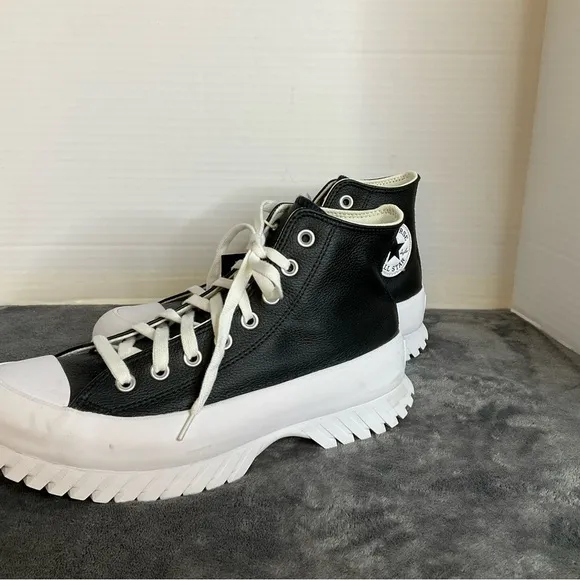 Converse Unisex Men 8.5 Women 10 .5 Chuck Taylor All Star Lugged 2.0 Hig…
