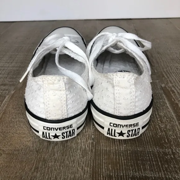 CONVERSE white low top sneakers size 7