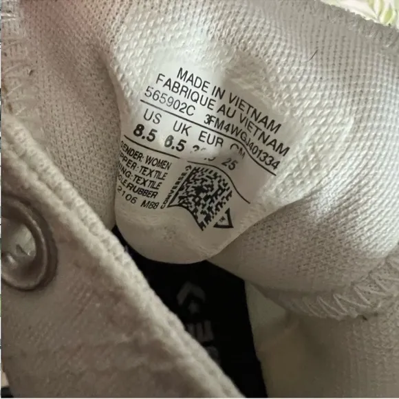 Converse White Lugged Platform Sneakers 8.5