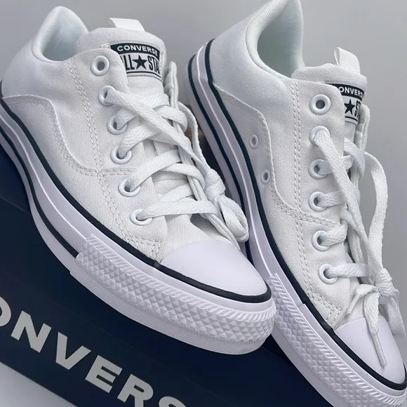 Converse WMNS A00832F CTAS RAVE OXWHITE/WHITE/BLACK Low-Top Sneakers Chuck Tayl