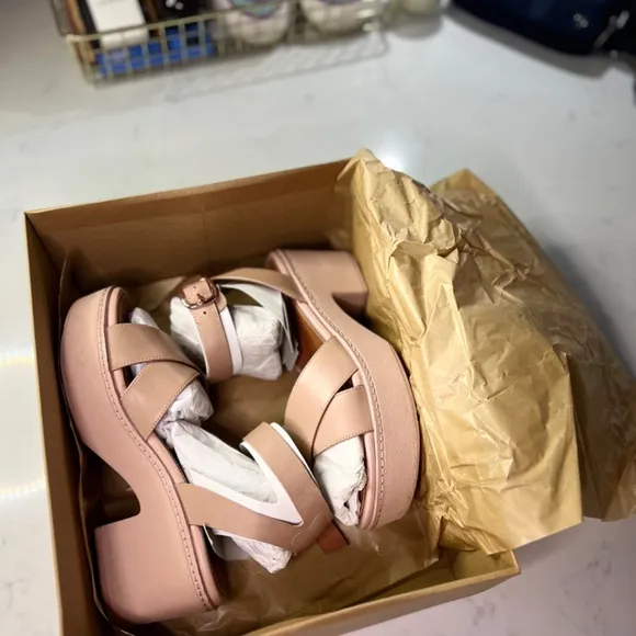 COPY - PILAR CROSSOVER LEATHER ANKLE-STRAP PLATFORMS SANDALS