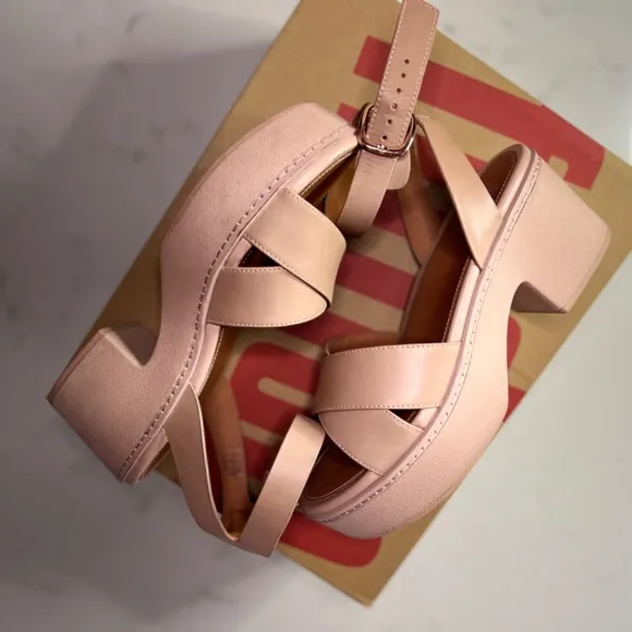 COPY - PILAR CROSSOVER LEATHER ANKLE-STRAP PLATFORMS SANDALS