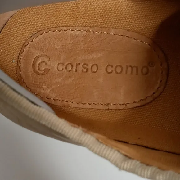 Corso Como Simone Gold Pebbled  Textured Leather Lace Up Sneakers - Size 6 Women