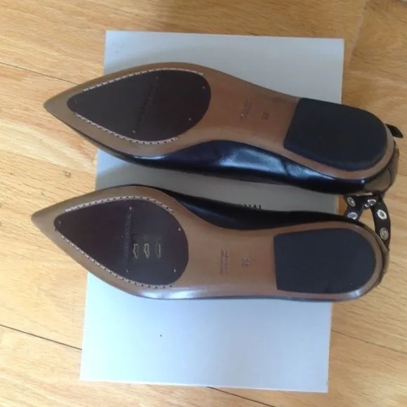 COSTUME NATIONAL LEATHER ANCKLE STRAP FLATS.