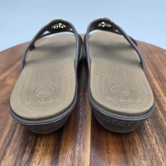 Crocs Sanrah Sandals Womens 10 Brown Gold Medallion Circle Slip On Comfort Slide