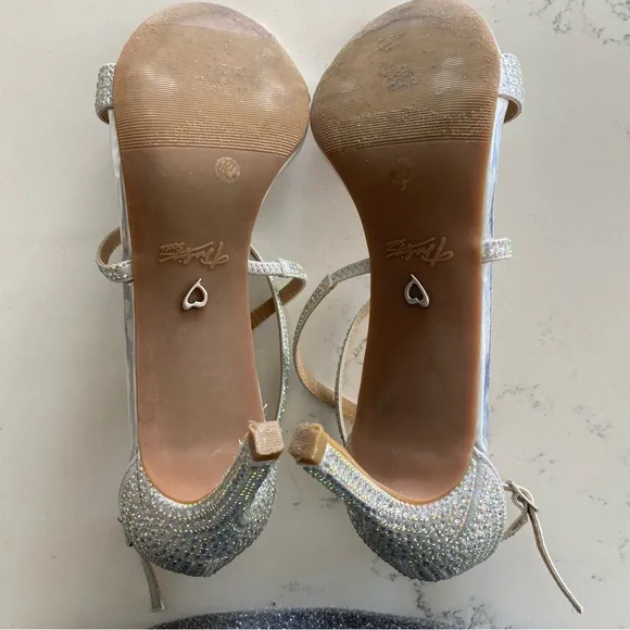 Crystal strapy sandals with diagonal strap