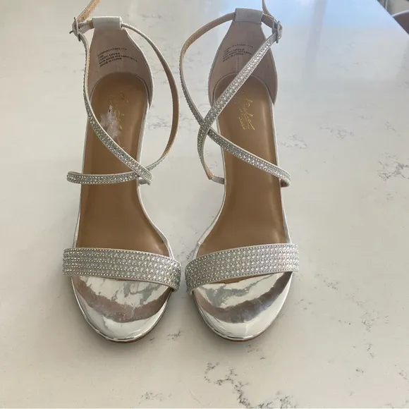 Crystal strapy sandals with diagonal strap