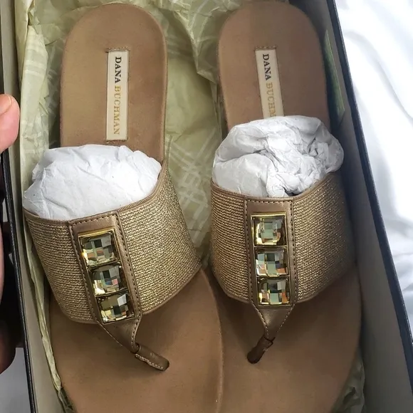 Dana Buchman Pewter Slip on Thong Sandals 9.5…