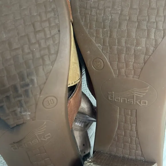 Dansko Dominique Block Heel Sandals Brown T Strap Size 38 US 8
