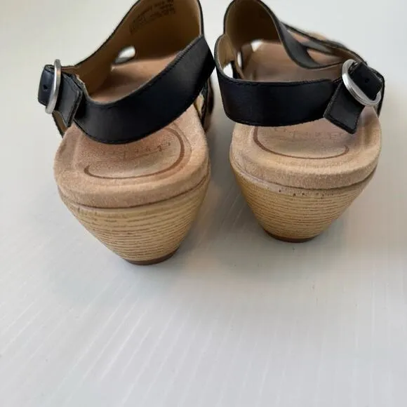 Dansko Lindy leather cross strap slingback black sandals size 40/ 9.5-10