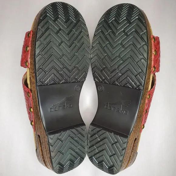 Dansko Mika Sandals Red Woven Leather Slip On Size 39 (8.5)