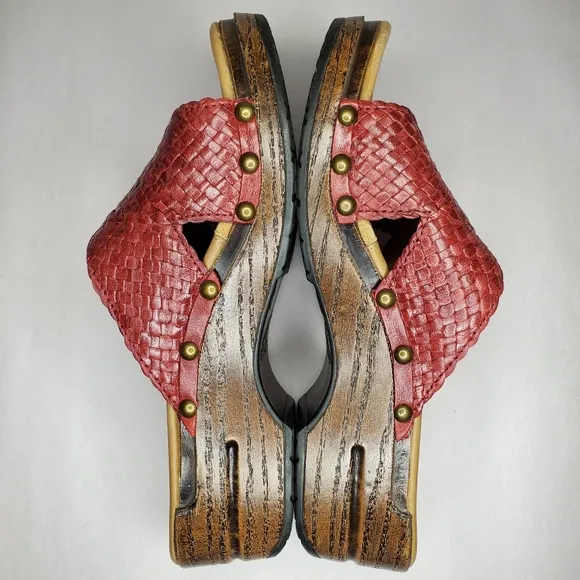 Dansko Mika Sandals Red Woven Leather Slip On Size 39 (8.5)