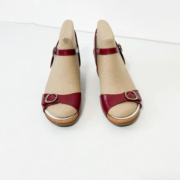 DANSKO NWB Sz 39 Red  Leather Arielle Glazed Kid Comfort Sandals