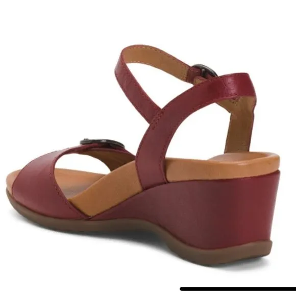 DANSKO NWB Sz 39 Red  Leather Arielle Glazed Kid Comfort Sandals