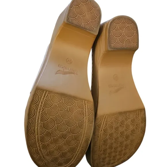 Dansko sz 37 Miri sandals multi tan sandals clogs sz 7 SH311