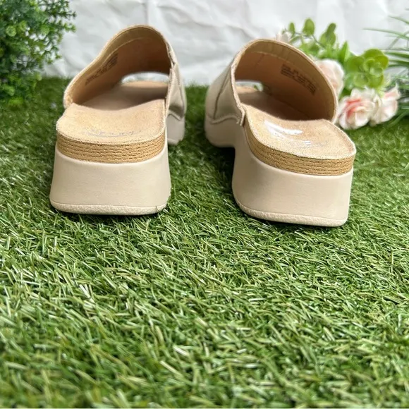 DanskoRavyn Sandals Women Sz38 US 7.5-8$140 Color: Ivory Nappa Slip-On Clogs