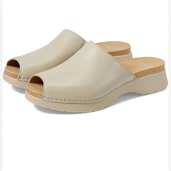 DanskoRavyn Sandals Women Sz38 US 7.5-8$140 Color: Ivory Nappa Slip-On Clogs