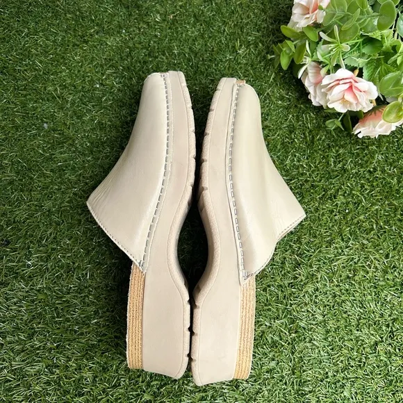 DanskoRavyn Sandals Women Sz38 US 7.5-8$140 Color: Ivory Nappa Slip-On Clogs
