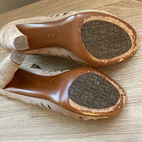Diane Von Furstenberg Alexandria cutout bootie sandals heel 7 sand