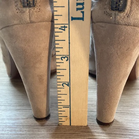 Diane Von Furstenberg Alexandria cutout bootie sandals heel 7 sand