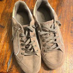 Diesel Brown Sneakers with Suede Finish and Low-Top Design vintage