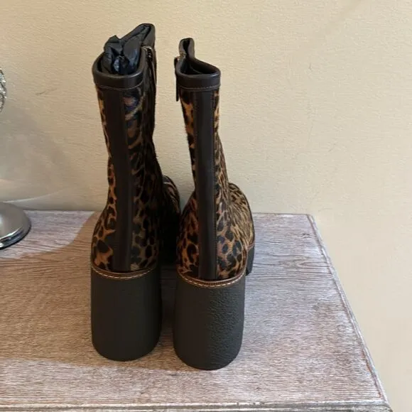 DKNY Daze Slip On Chelsea Boots- Toffee- Size 11- NIB