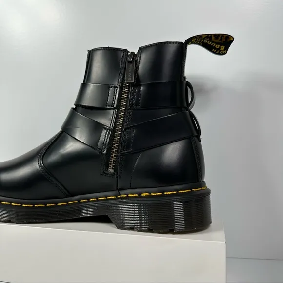 DOC JAIMES LEATHER HARNESS STRAPS CHELSEA BOOTS INNER ANKLE ZIP POLISHED SMOOTH