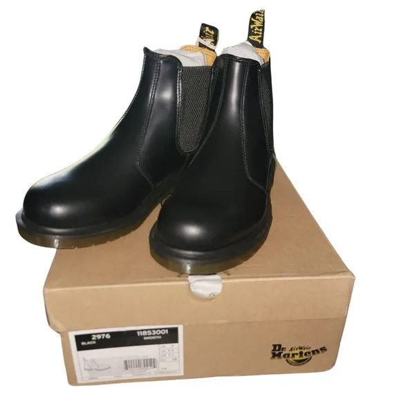 Doc Martens 2976 Chelsea Boots Smooth Leather Ankle Pull On Black US 7 Brand New