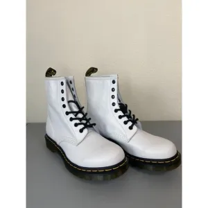 Doc Marten's Dr. Marten's women's US 8 softy T white lace up combat boots‎