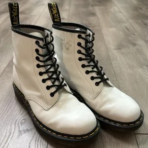 Doc Martens White Lace Up Combat Boots Size 9