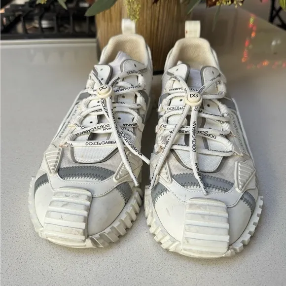 Dolce &amp; Gabbana White Lace Up Low Top Sneakers