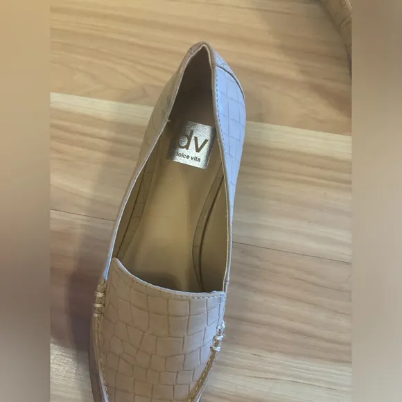 Dolce Vita Almond Toe Island Loafer Flats Size 8 New