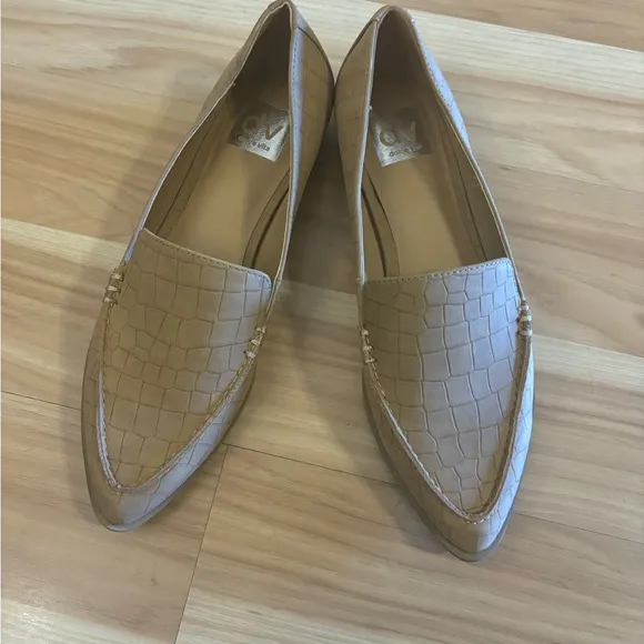 Dolce Vita Almond Toe Island Loafer Flats Size 8 New