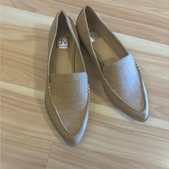 Dolce Vita Almond Toe Island Loafer Flats Size 8 New